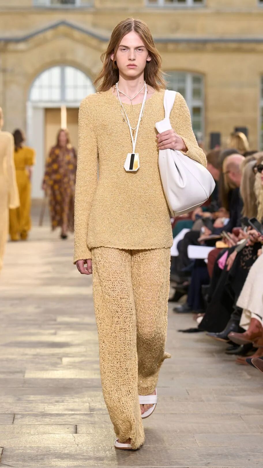 2026春夏十大流行色彩 第64张 - 哥顿服装设计网