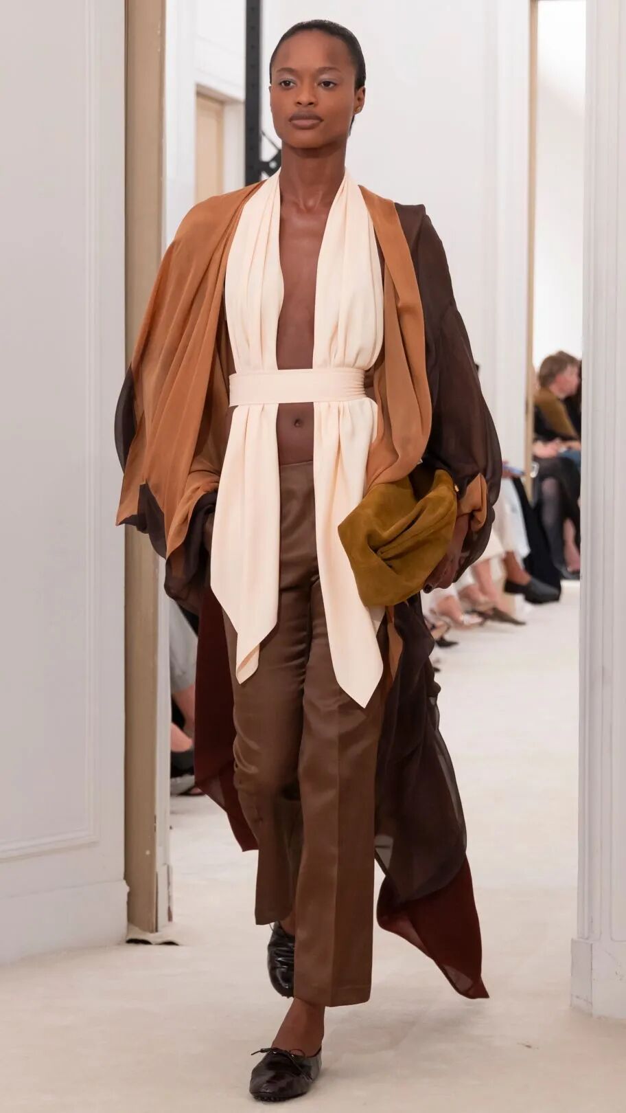 2026春夏十大流行色彩 第52张 - 哥顿服装设计网